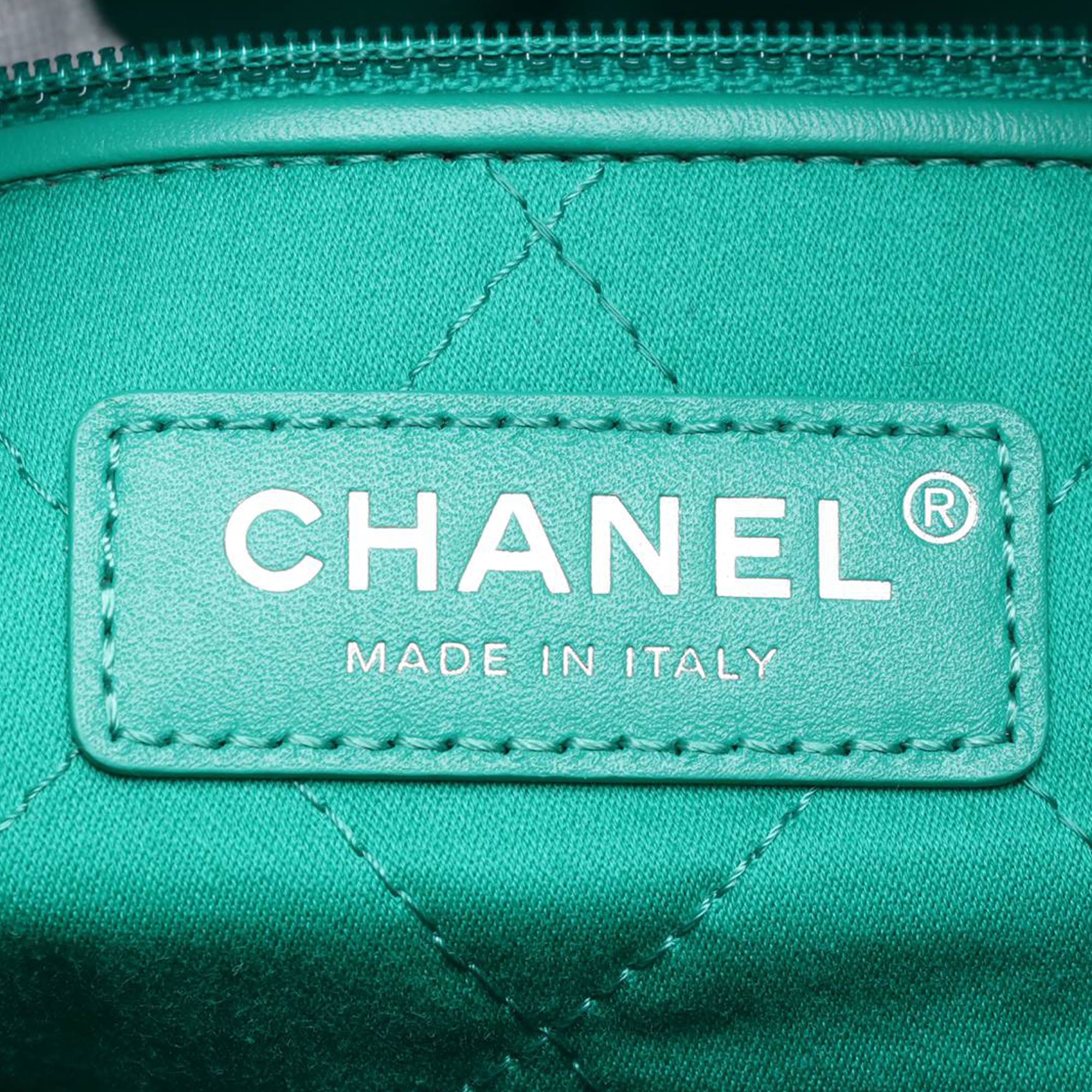 Chanel Medium Quilted Shiny Calfskin 22 Handbag - image 6