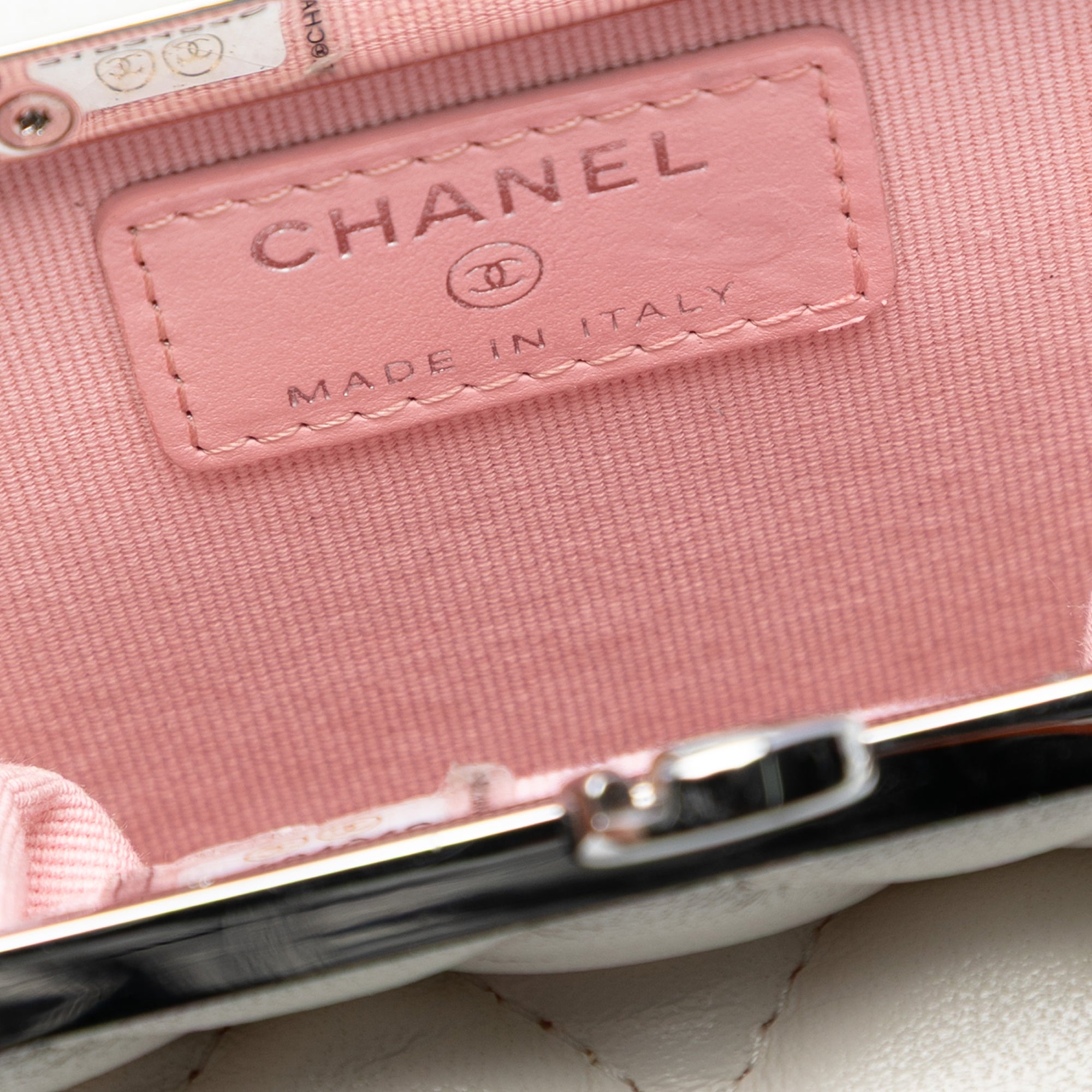 Chanel Lambskin and Acrylic Kiss Clutch with Chain - image 6