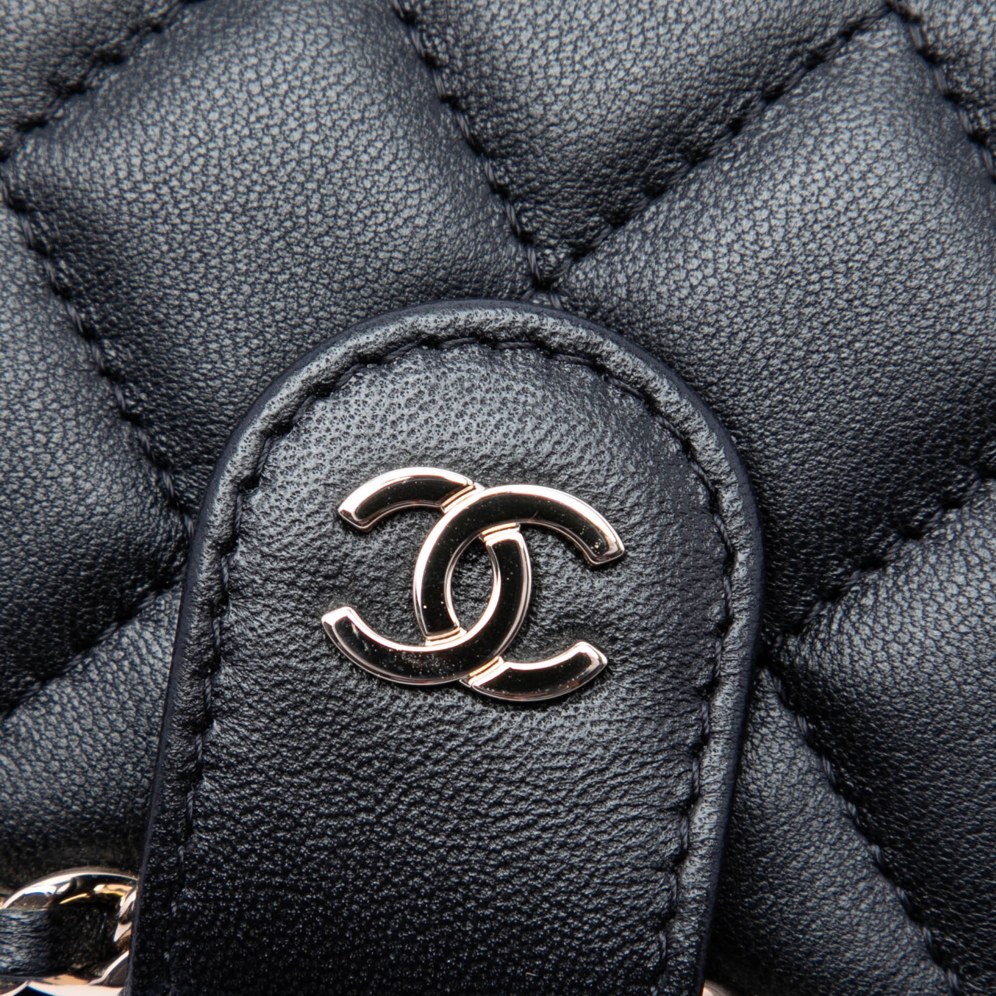 Chanel CC Quilted Lambskin Chain Around Sunglasses Case - image 5