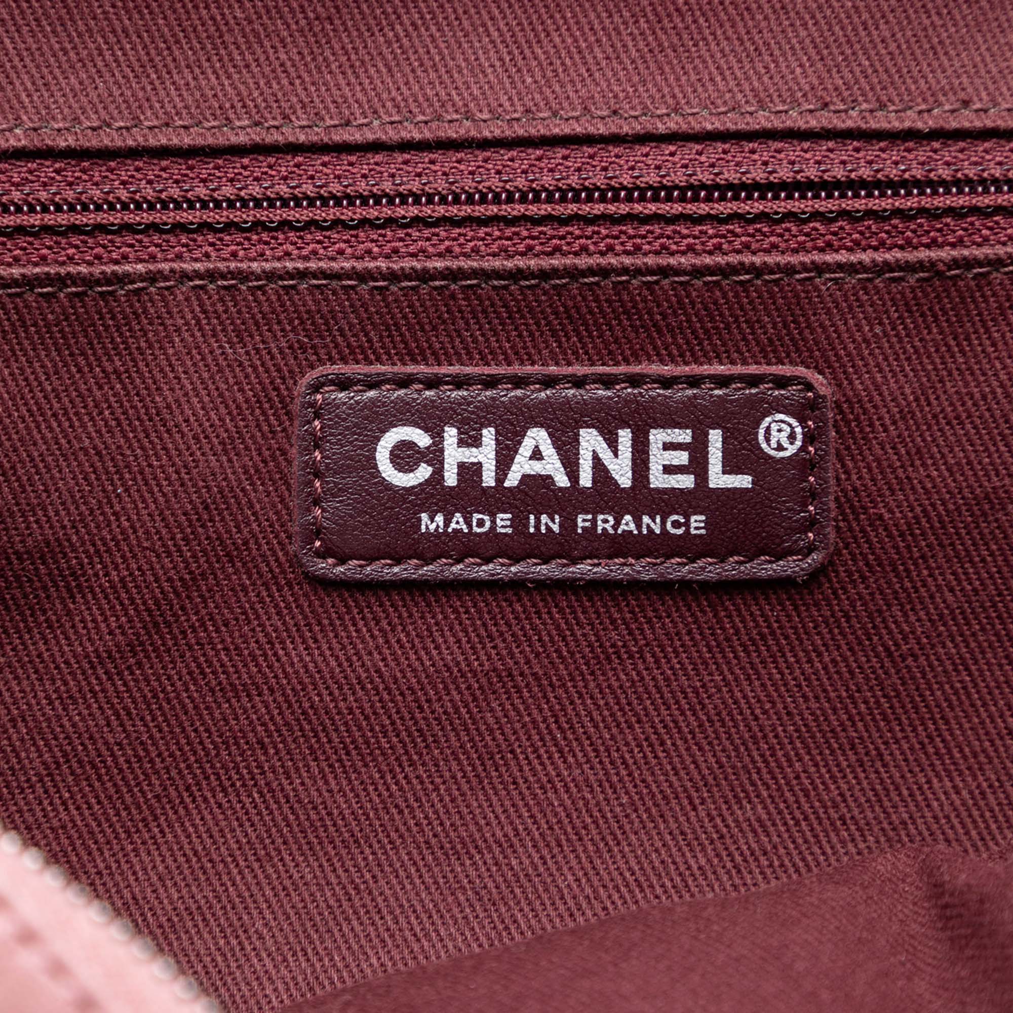 Chanel Jumbo Quilted Distressed Calfskin Easy Flap - image 5