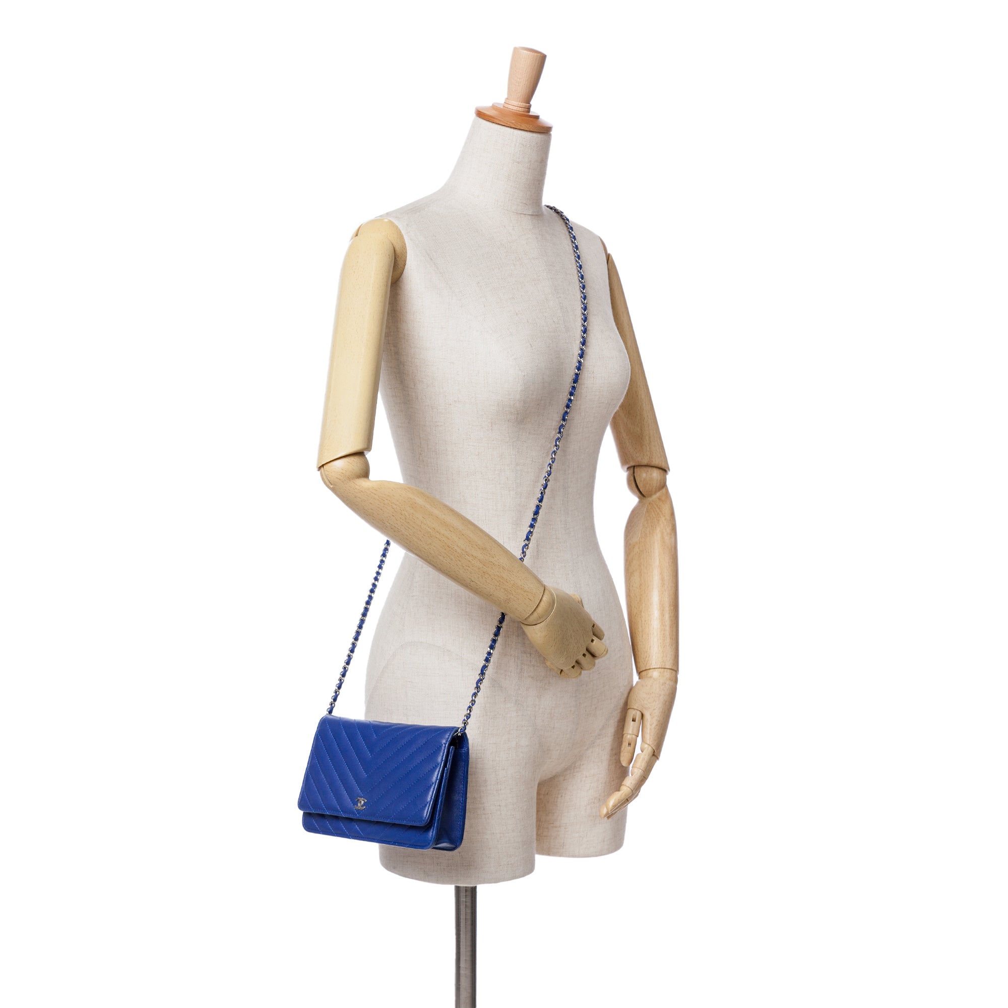 Chanel Lambskin Chevron Trendy Wallet On Chain - image 9