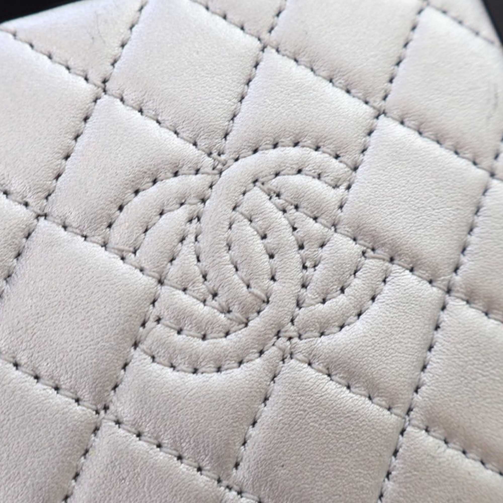 Chanel Acrylic and Lambskin Evening In The Air CC Trolley Minaudiere Clutch on Chain - image 10
