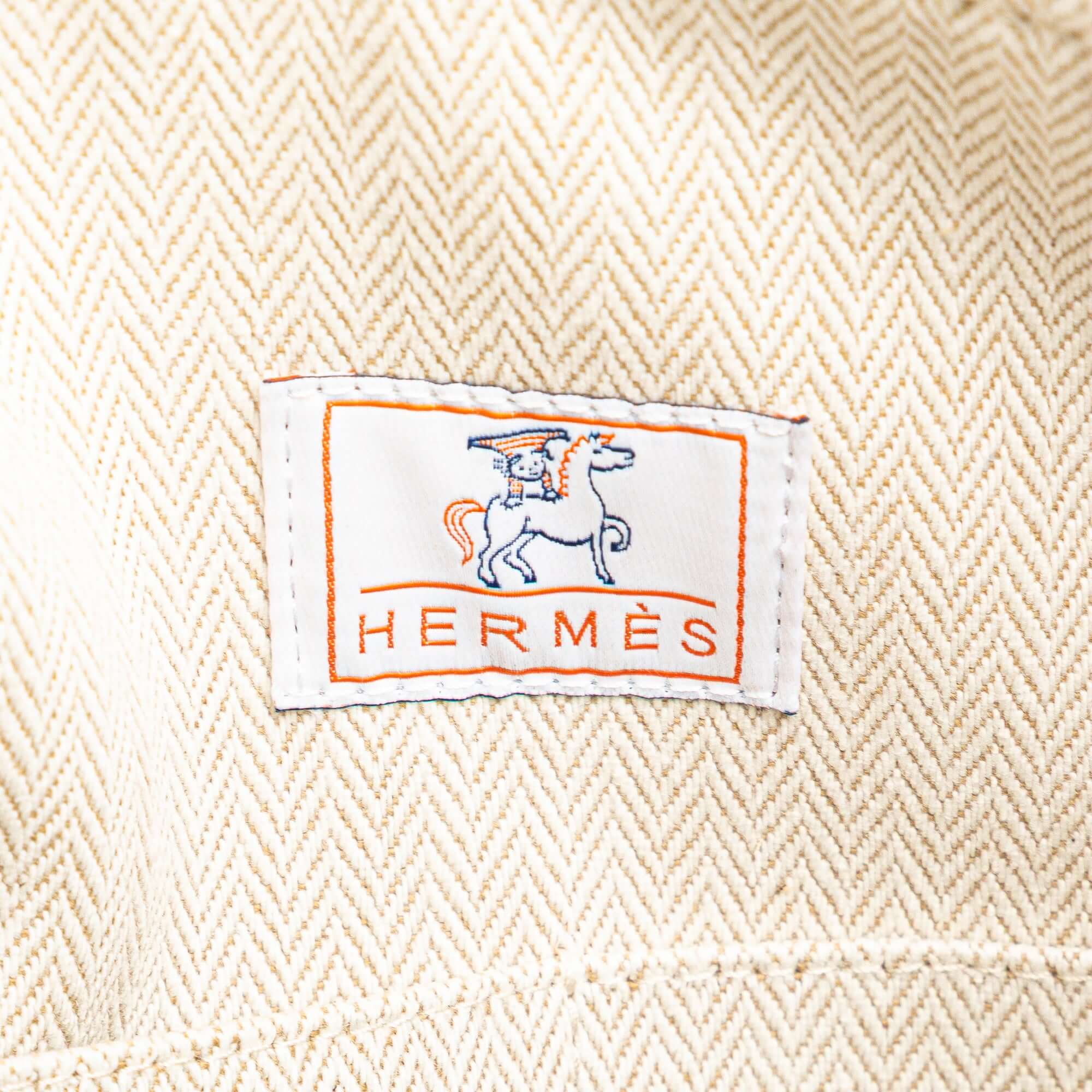 Pre-loved Hermès large Bride-A-Brac terracotta canvas travel case with zip and handle
